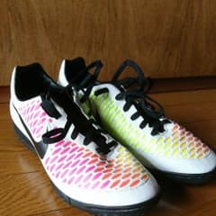 ナイキ トレーニングシューズ(サッカー)26.5㎝のサムネイル