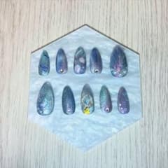 暑すぎて海に行けない？なら爪に海宿しちゃおうよ！ネイルのサムネイル