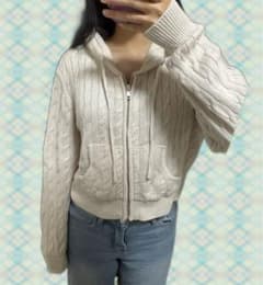 Brandy Melville ケーブルニット ジップパーカーのサムネイル