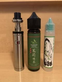 Veco One Plus リキッド2つセット消毒済み　ベイプ　vapeのサムネイル