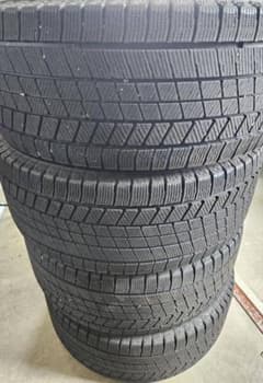 21年製！溝あり！！VRX３　225/55R16　　冬タイヤ4本セット！！のサムネイル