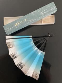舞扇子 日本舞踊 扇子 水色 銀 ぼかし 箱付きのサムネイル