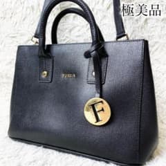 【極美品/付属品完備】フルラ 2way ダフネ ショルダーバッグ レザー 黒 極美品 フルラ リンダ 2way ショルダーバッグ サフィアーノレザー 黒