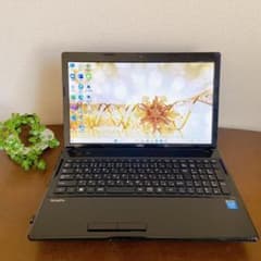 【オシャレな黒ノートパソコン☘️】 Win11 新品SSD換装済 メモリ8GB搭載のサムネイル