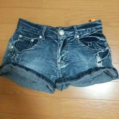 ショートパンツのサムネイル