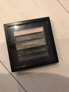 MAC アイシャドウのサムネイル