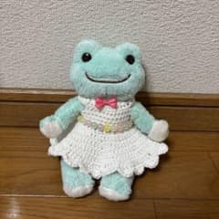 ラメ入り手編みワンピース、パステルカラービーズベルトにリボン(ポケピクサイズ)のサムネイル