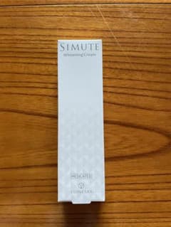 simute 薬用ホワイトクリーム 30gのサムネイル