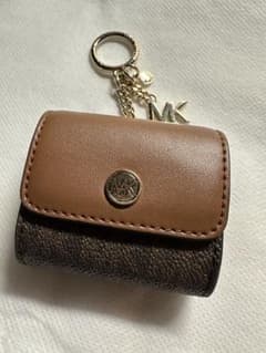 MICHAEL KORS  AirPodsケースのサムネイル