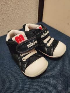 スニーカーのサムネイル