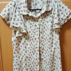 ダズリン　花柄　ブラウスのサムネイル