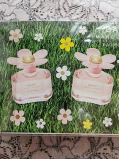 [新品]MARC JACOBS DAISY ミニボトル 4ml　2個のサムネイル