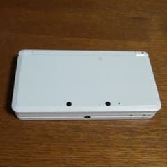 ニンテンドー3DS ピュアホワイトのサムネイル