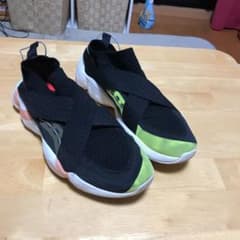 Reebokスニーカーのサムネイル