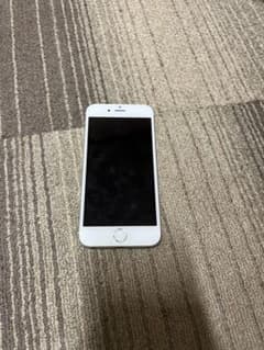 Apple iPhone 6 シルバー 4.7インチ 本体のサムネイル