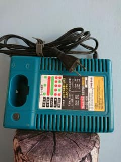 マキタ 充電器 DC1439のサムネイル