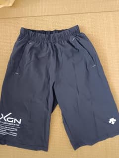 DESCENT ハーフパンツ　Sサイズのサムネイル