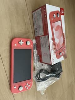 Nintendo Switch Lite 本体 コーラルピンクのサムネイル