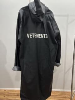 VETEMENTS レインコート ブラックのサムネイル