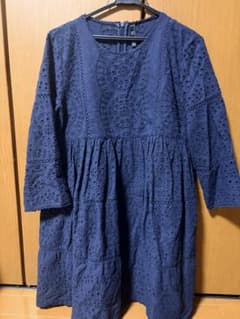 ZARA trf ネイビー 刺繍入りワンピースのサムネイル