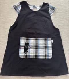 猫刺繍 チェック柄エプロン（保育士・介護)のサムネイル