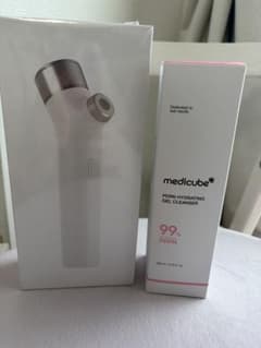medicube美顔器 （トナースプレー）本体 & PDRNジェルクレンジングのサムネイル