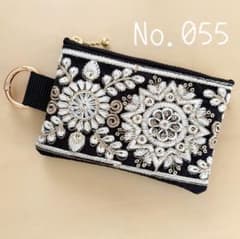 No.055 インド刺繍リボン フェイクレザーミニポーチのサムネイル