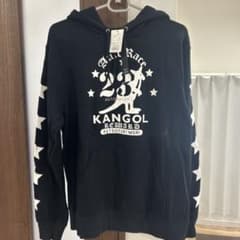 森且行KANGOL ブラック パーカー 星柄袖デザインのサムネイル