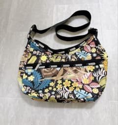 LeSportsac ショルダーバッグ フラガール柄のサムネイル