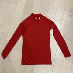 サッカーインナーシャツ　ニューバランス　新品未使用　150 フットサルのサムネイル