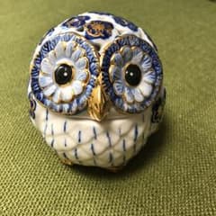 フクロウの陶器入れ物のサムネイル