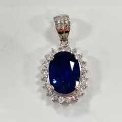 天然ブルーサファイア ペンダントヘッド 2ct Pt900 プラチナ - メルカリ