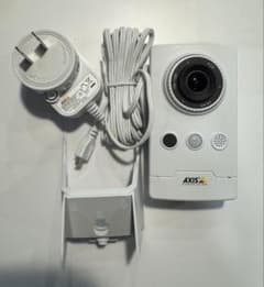 監視カメラAXIS 固定ネットワークカメラ M1065-LW - メルカリ
