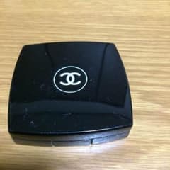シャネルファンデケースのサムネイル