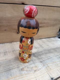 伝統的な木製こけし人形 - メルカリ