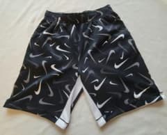NIKE DRI-FIT ハーフパンツ Mサイズ（150サイズくらい）のサムネイル