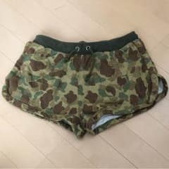 ショートパンツのサムネイル