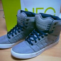 adidasハイカットスニーカーのサムネイル