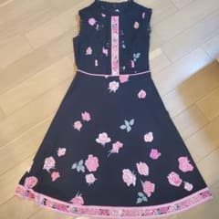 レオナール　ローズ　薔薇　フリル　ワンピースのみのサムネイル