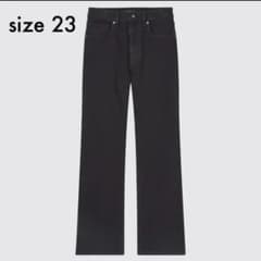 UNIQLO フレアハイライズジーンズ23のサムネイル