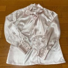 ブラウスのサムネイル
