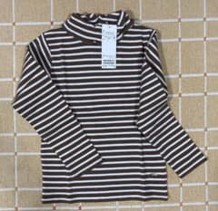 【未使用】petit main オーガニックコットンタートルネックT 130cmのサムネイル