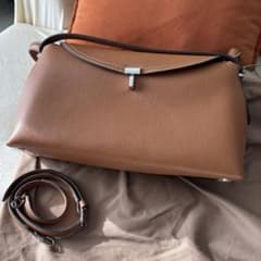 未使用　TOTEME T-lock bag large ブラウンのサムネイル