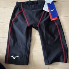 【新品未使用】Mizuno 競泳水着 黒/赤 Fina認証のサムネイル