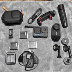 GoPro　HERO12　予備バッテリー2個＋おまけ多数のサムネイル