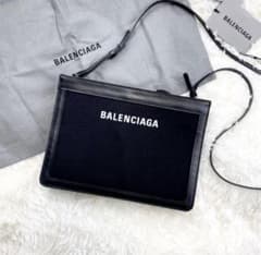 BALENCIAGA ブラック ショルダーバッグのサムネイル