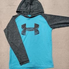 Under Armour キッズ 男の子 パーカーのサムネイル