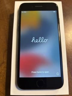 Apple iPhone 8 64GBスペースグレー 本体のサムネイル