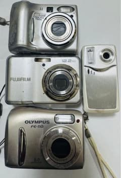 (部品取り用ジャンク品)4ピースデジタルカメラのサムネイル