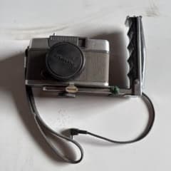 Olympus Pen S コンパクトフィルムカメラのサムネイル